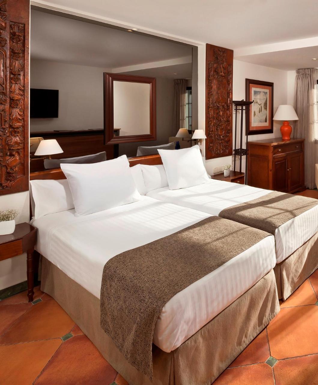 Hotel Meliá Sol Y Nieve 4*