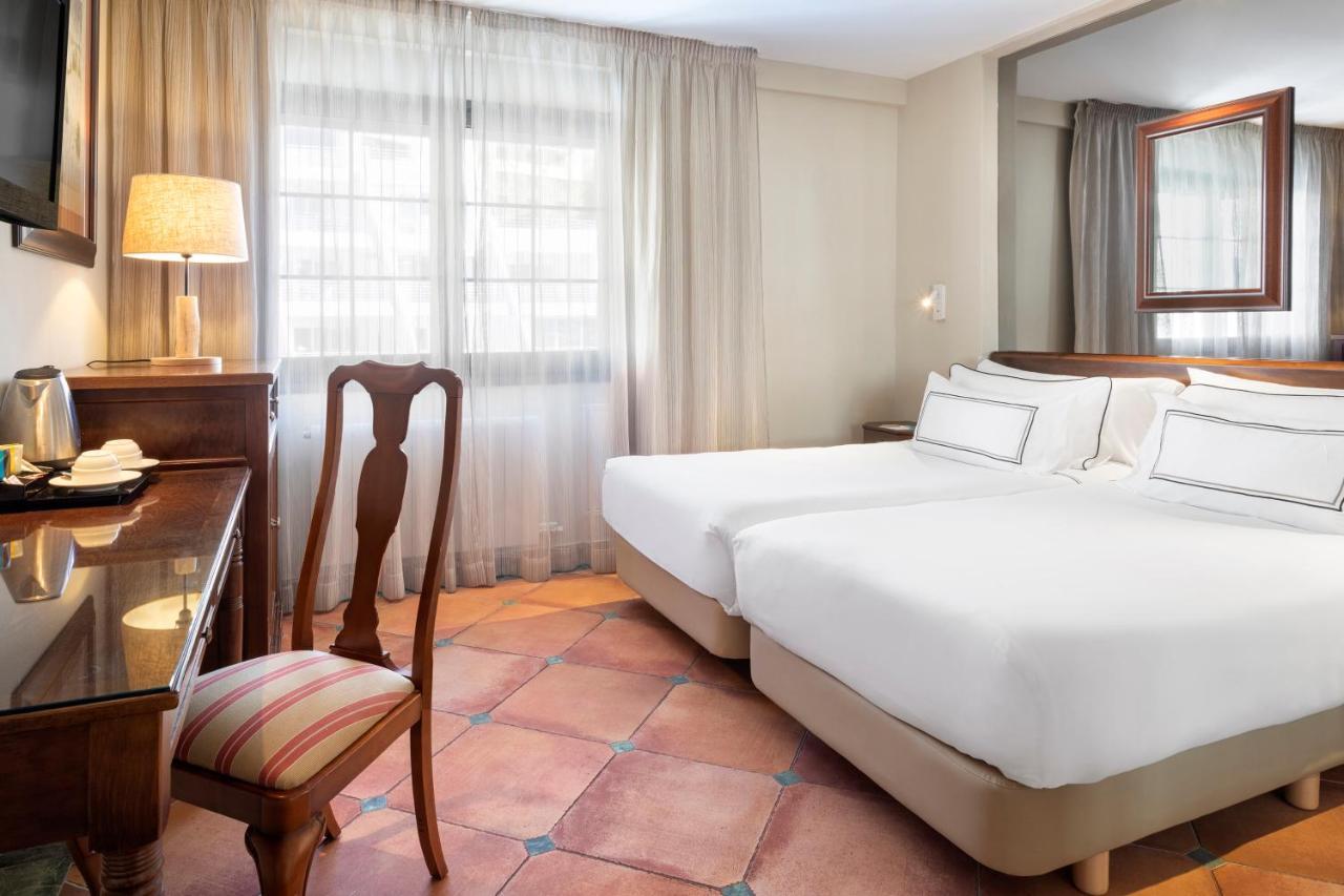 Hotel Melia Sol Y Nieve 4*